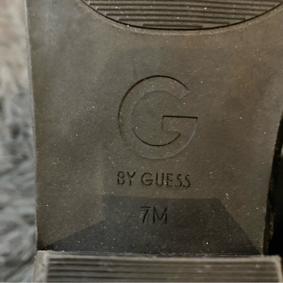 Ladies Short Black Guess Booties - Picture 8 of 8